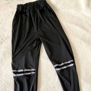 SHEIN Cut Out Knee Leggings